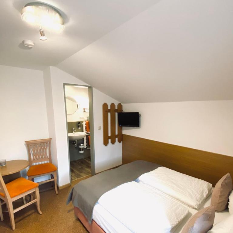 Gästehaus Achental - Kleines Doppelzimmer - 1