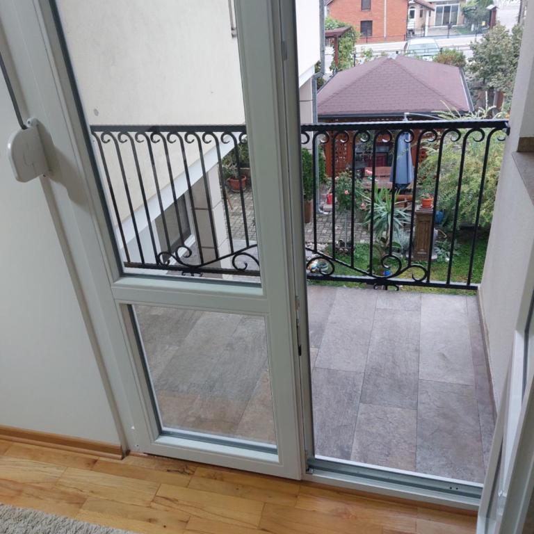 Apartmani Radulović - Apartment with Garden View - 10