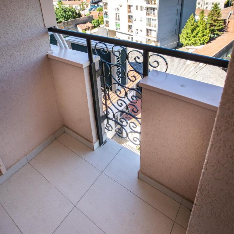 MB Apartment 2 - One-Bedroom Apartment - 23