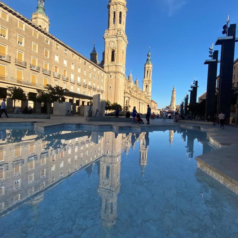 Apartamento Único en Plaza del Pilar - Three-Bedroom Apartment - 42