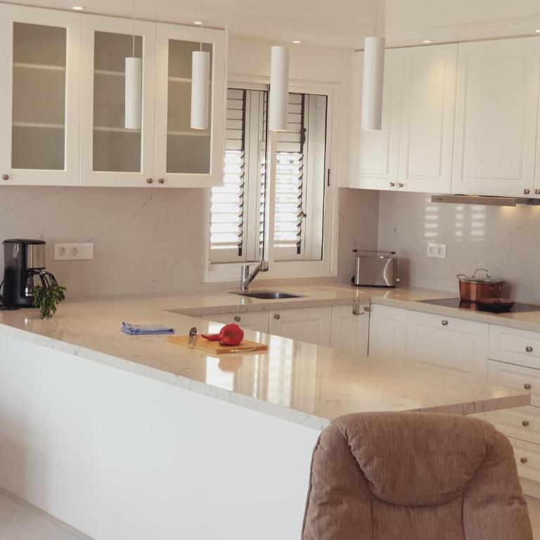 Spacious Apartment with Sea view - Apartment - 7
