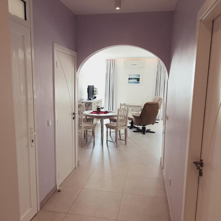 Spacious Apartment with Sea view - Apartment - 20