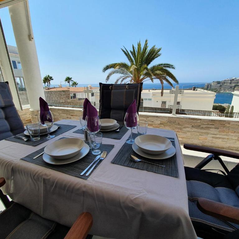Spacious Apartment with Sea view - Apartment - 52