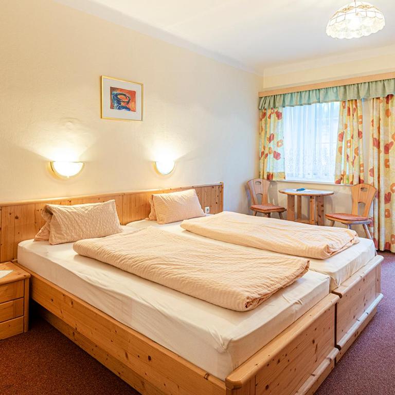Gästehaus Golker - Comfort Doppelzimmer mit Balkon - 2