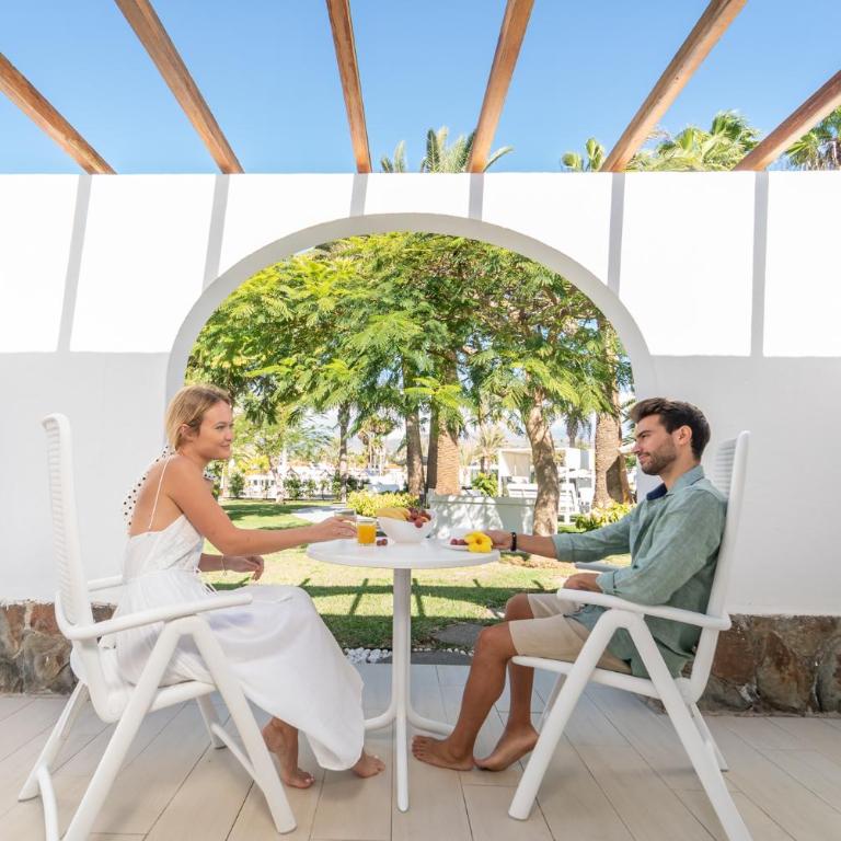 Hotel LIVVO Dunagolf Suites - Suite con vistas al jardín - 6