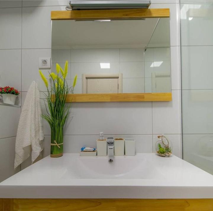 Passerella Apartments - Studio Apartment with Harbour View - 4