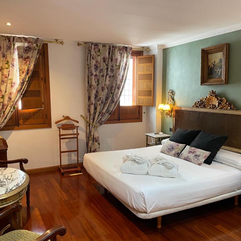 Hotel Boutique La Llave de la Judería - Junior Suite with Terrace - 10