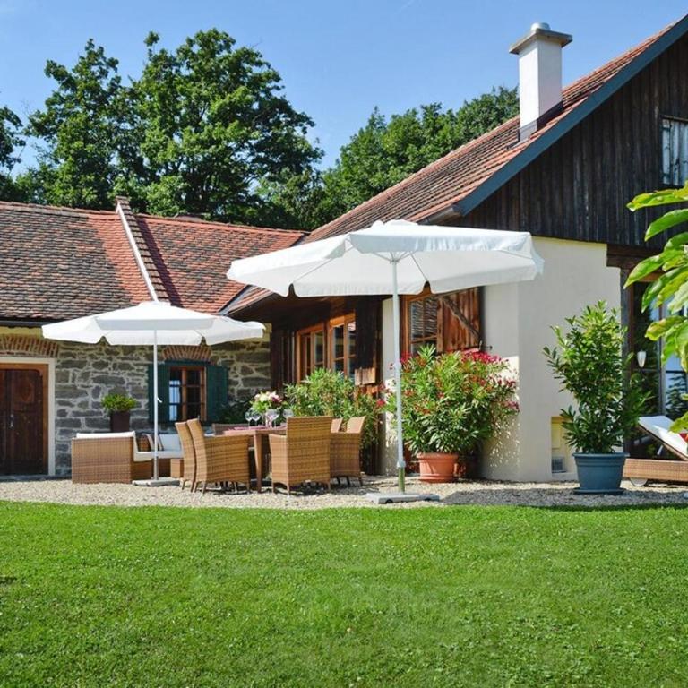 Chalet in der Steiermark mit Pool & Aussicht - Ferienhaus mit 3 Schlafzimmern - 1
