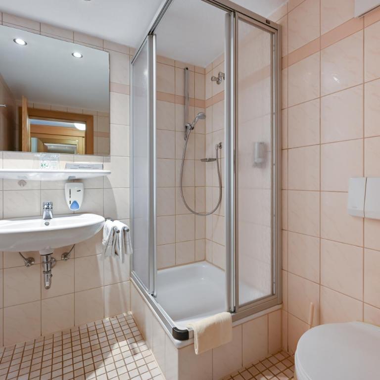 Hotel Weinbauer - Standard Doppelzimmer mit Straßenblick - 5