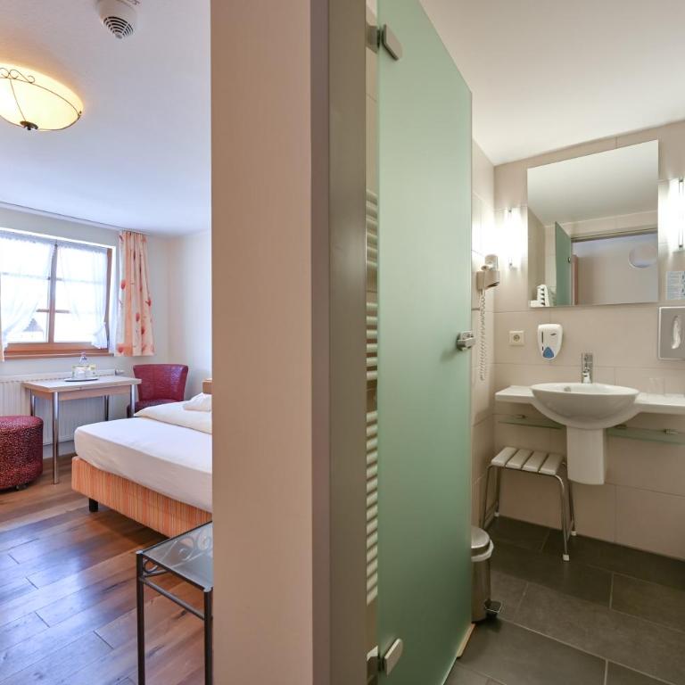 Hotel Weinbauer - Standard Doppelzimmer mit Straßenblick - 14