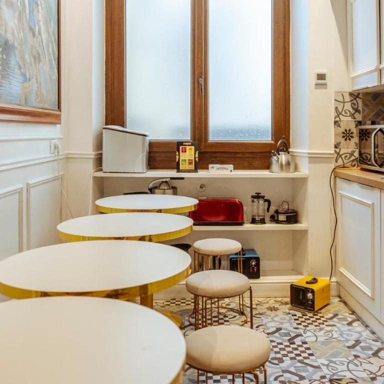 Navona Central Suites - Suite Superior con Vasca Idromassaggio e Sauna a Vapore - 26