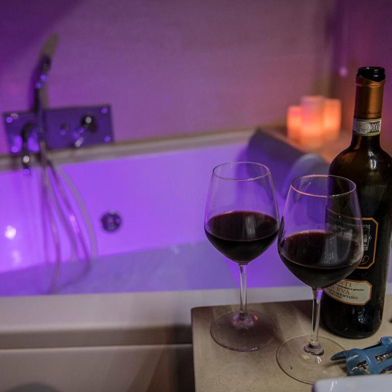 Navona Central Suites - Suite Superior con Vasca Idromassaggio e Sauna - 13