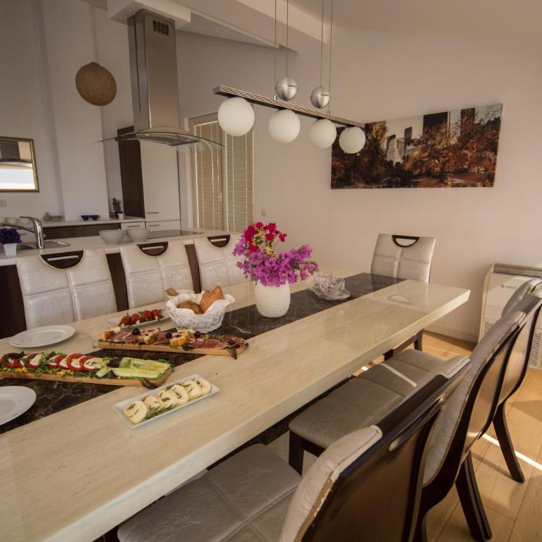 Spa Resort Luxury Apartments - Penthouse Apartment - 10