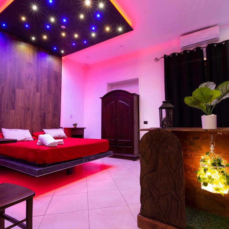 Pompei Luxury Rooms - Suite con Vasca Idromassaggio - 6