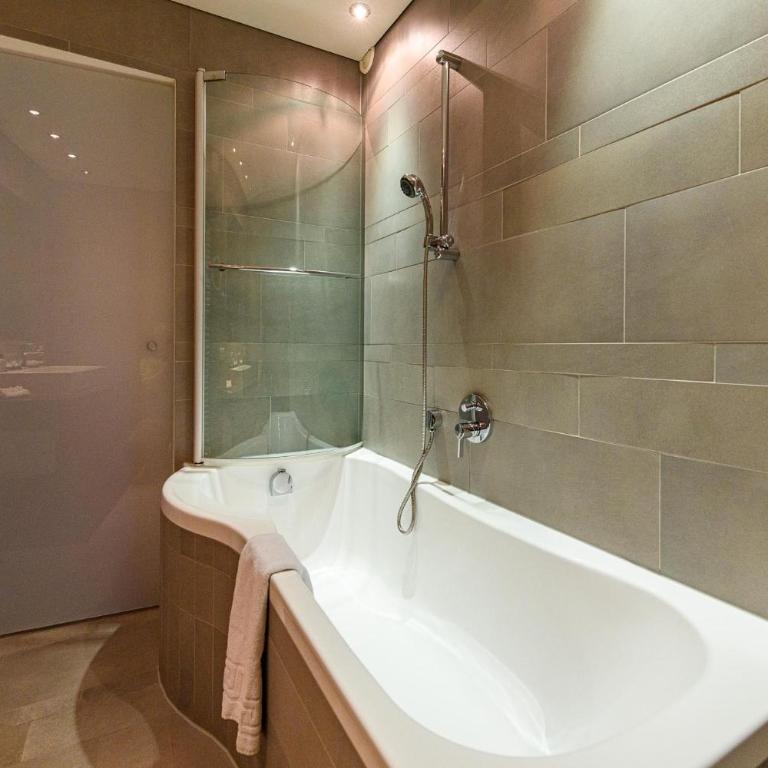 Montfort - Doppelzimmer mit Balkon - 14