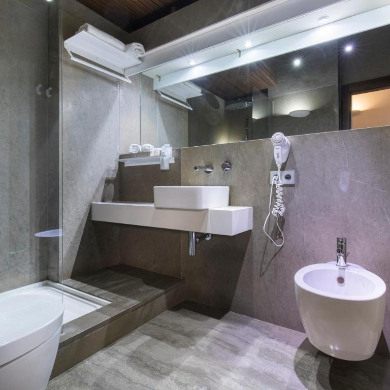 Shine Albayzín - Superior Double or Twin Room with with Alhambra View - 10