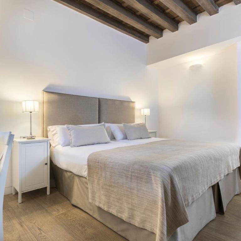 Shine Albayzín - Double or Twin Room with interior patio view - 17
