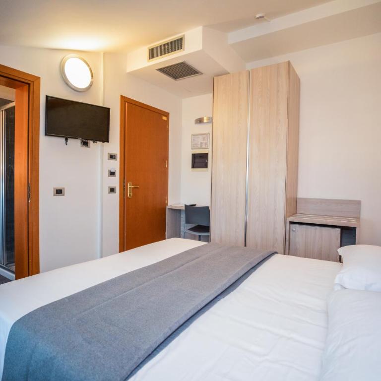 Hotel Gabbiano - Camera Matrimoniale Comfort - 1