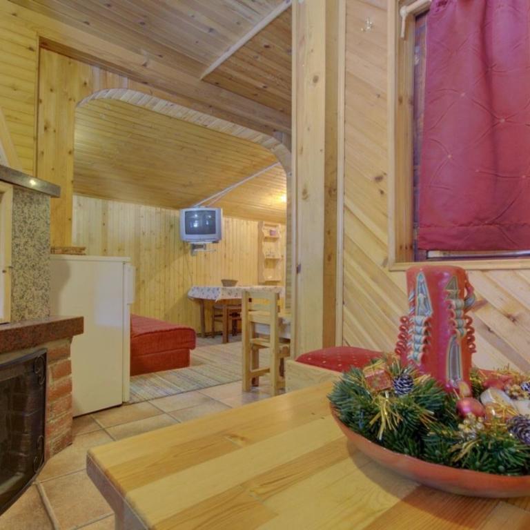 Magic Cottage - Three-Bedroom Apartment - 8