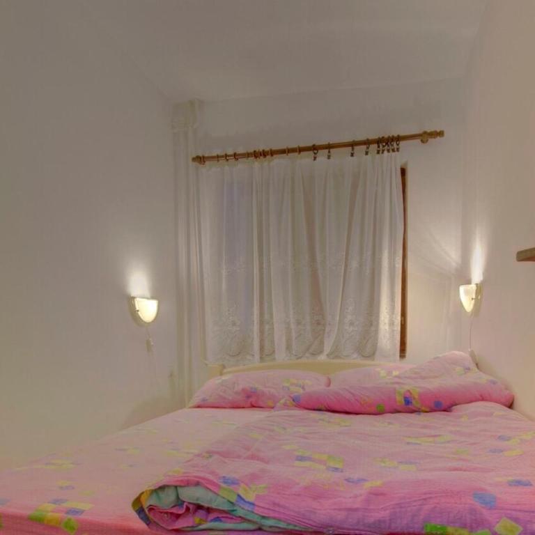 Magic Cottage - Three-Bedroom Apartment - 10
