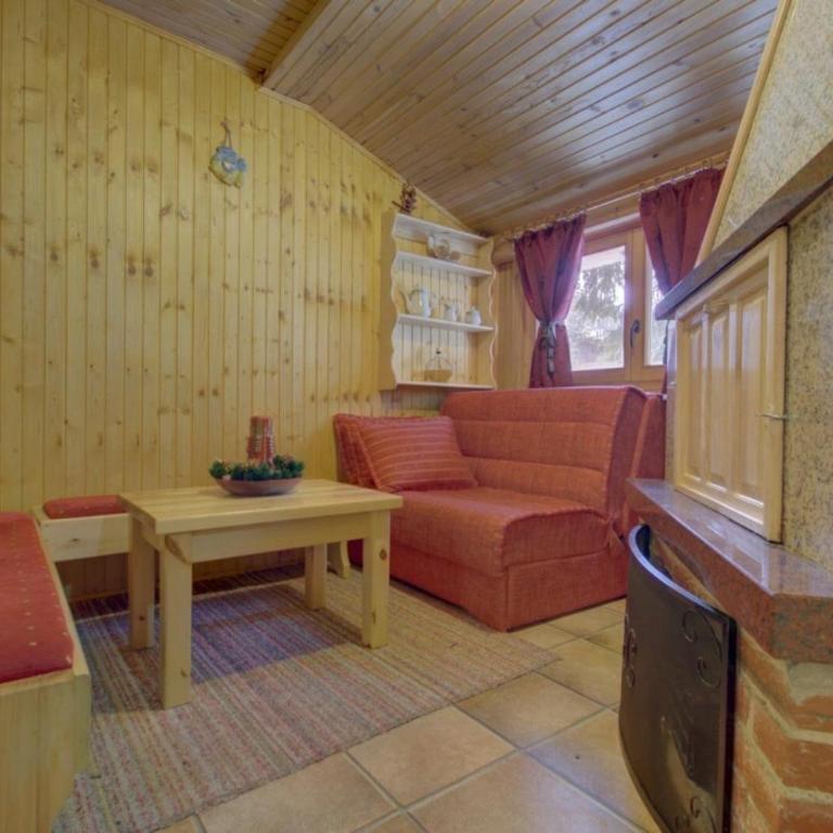 Magic Cottage - Three-Bedroom Apartment - 12