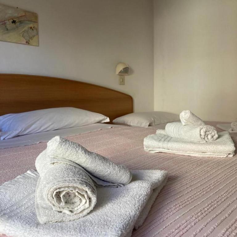 Hotel Villa Sorci - Camera Tripla con Bagno Privato - 1