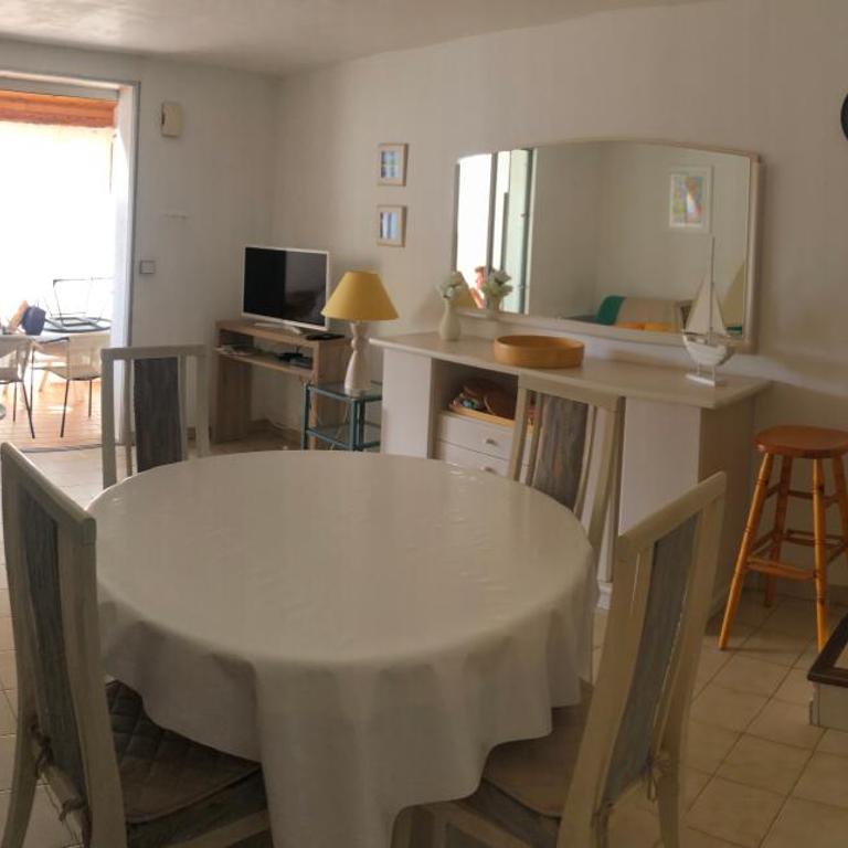 Confort et calme à deux pas des plages de Valras - Vacation Home - 6