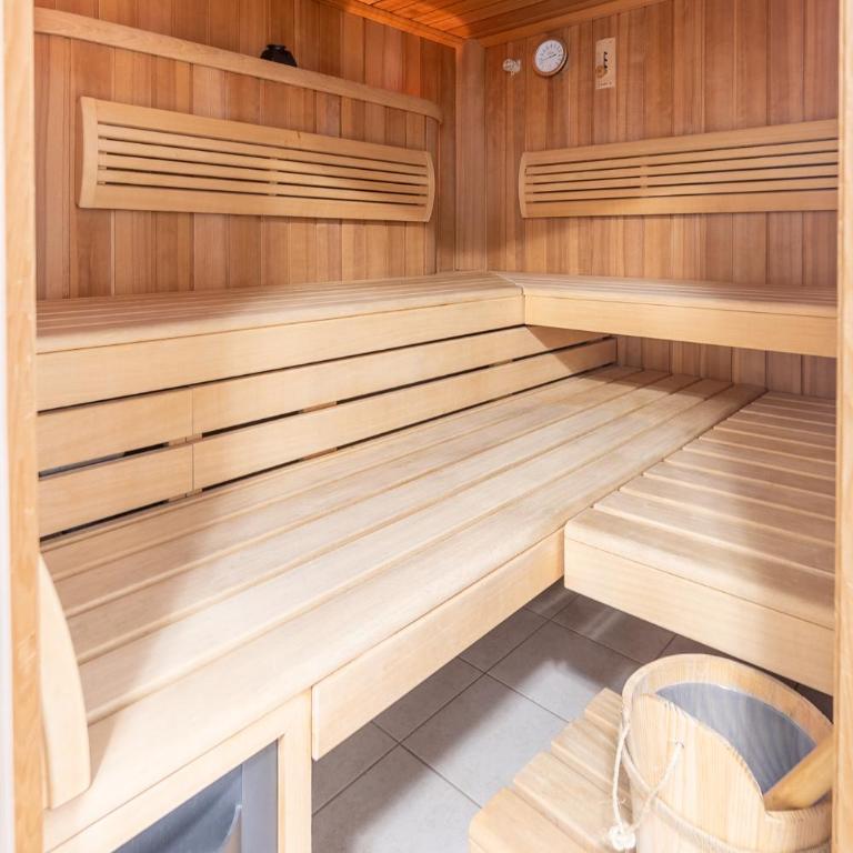 Kaprun Biggest Chalet Helen - 5 Bedrooms, 7 Bathrooms, Air Condition - Haus mit 5 Schlafzimmern - 32