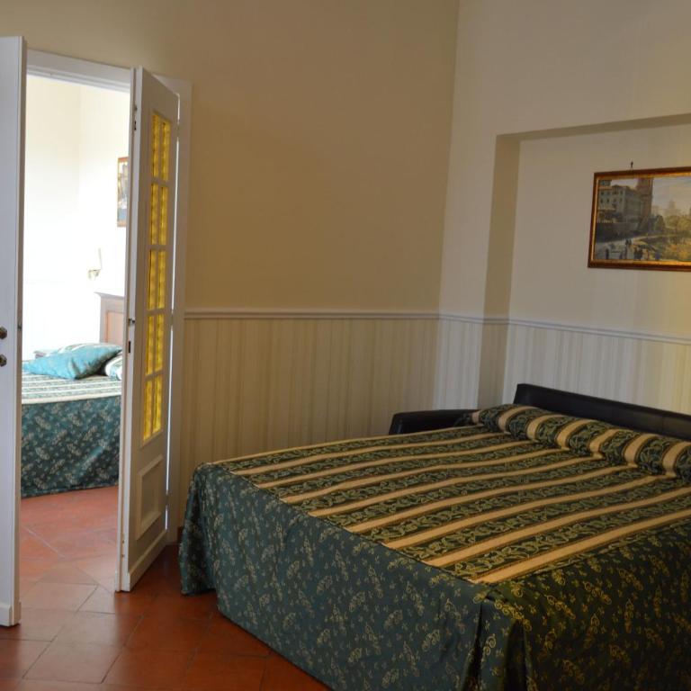 Pantheon Inn - Quadruple Room - 8