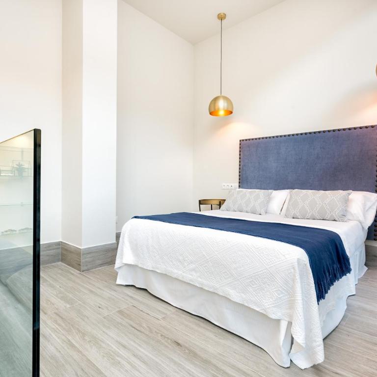 iloftmalaga Estación Central - Loft Studio, Calle Edward Elgar 4 - 5