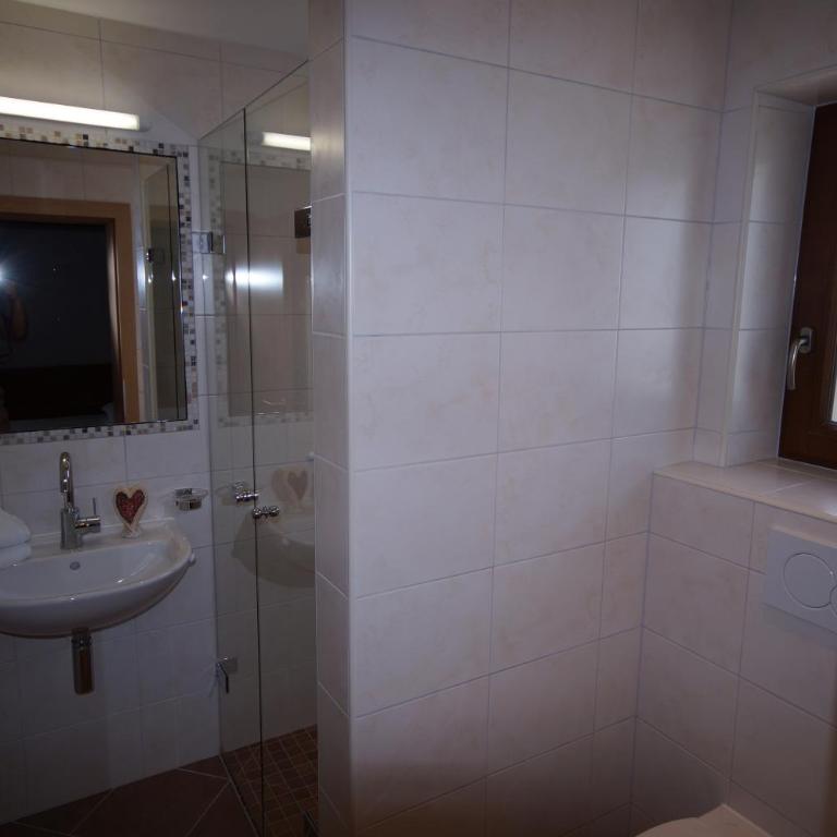 Appartement Gästehaus Aloisia - Comfort Apartment mit 2 Schlafzimmern und Balkon - 29