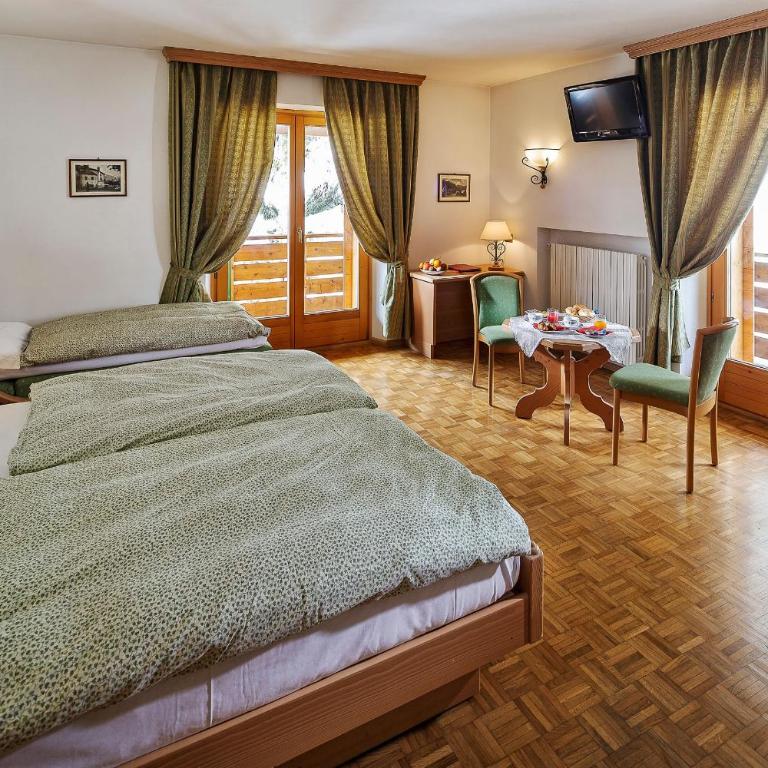 Hotel Piccolo Pocol - Camera Matrimoniale con Letto Supplementare - 2