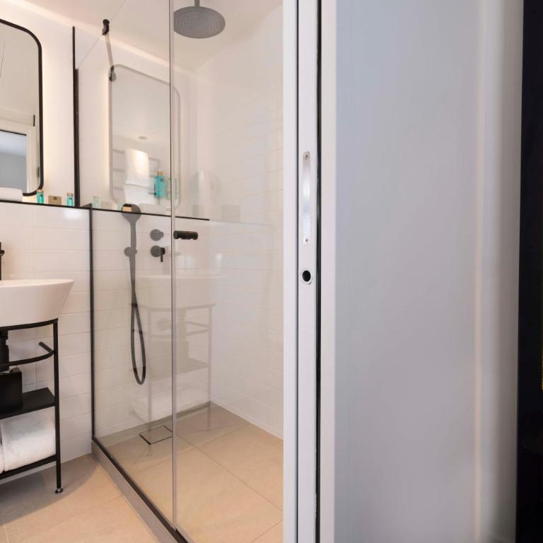 Le 12 Hôtel - Chambre Double Deluxe - 4
