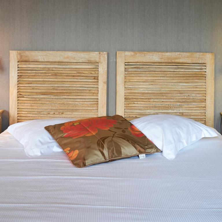 Almoria Hôtel & SPA - Chambre avec Salon (2 Adultes + 2 Enfants) - Vue sur Rue - 8