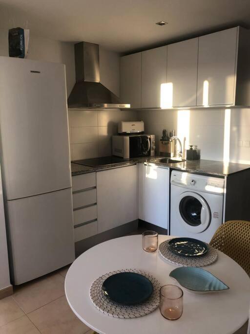 Apartmento studio boho a 1 minuto del puerto y la playa! - Apartamento de 1 dormitorio - 2