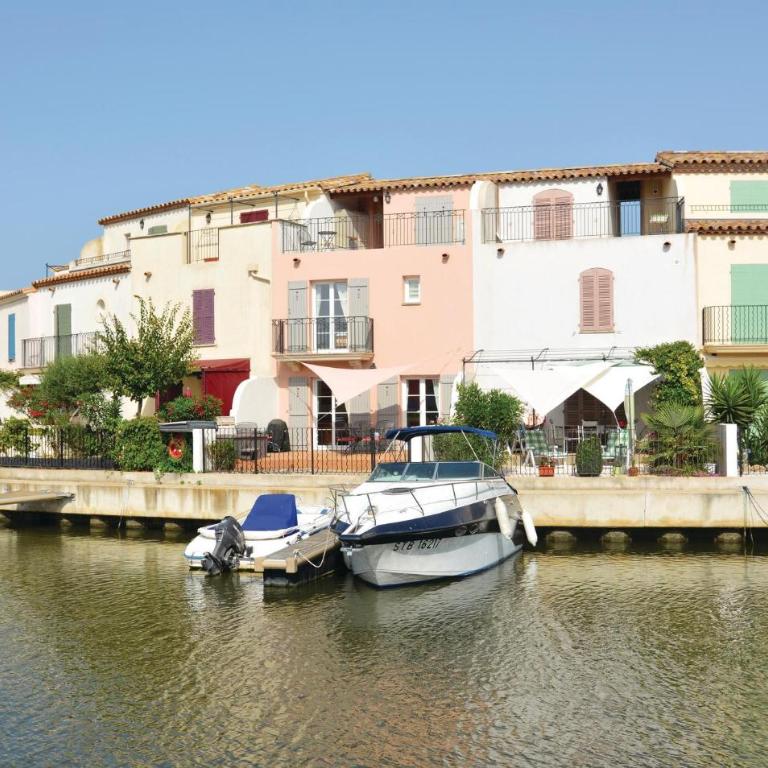 Charmante Maison À Aigues-Mortes Avec Vue Sur Mer - Maison de Vacances 3 Chambres - 1