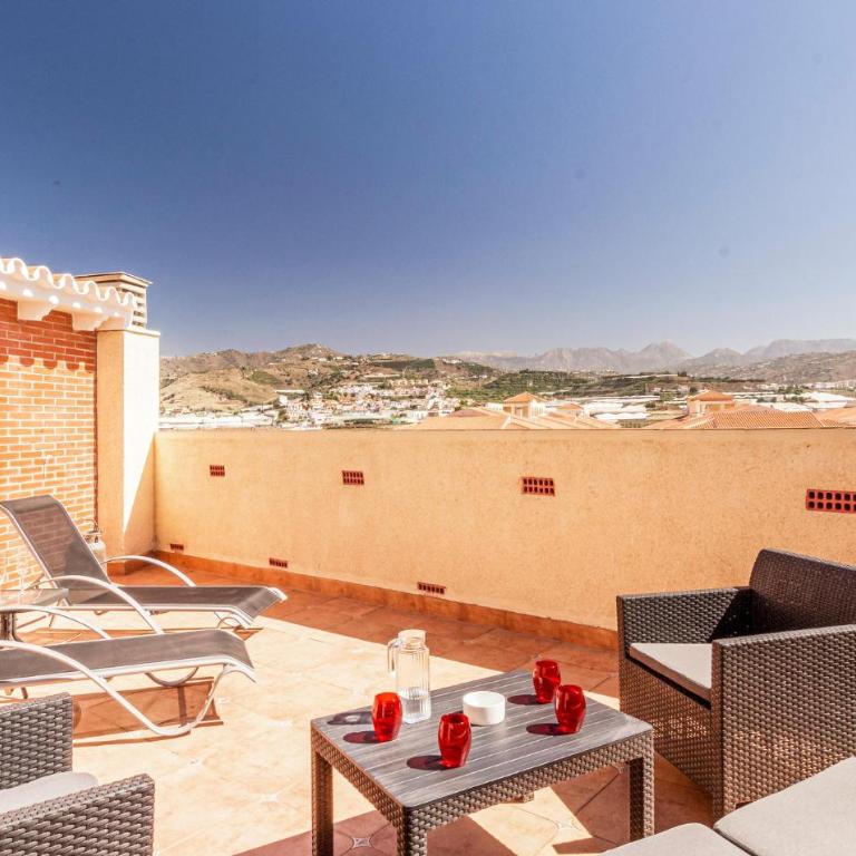 Beach Front Apartment In Torrox Costa With Wifi - Apartamento de 2 dormitorios - 1