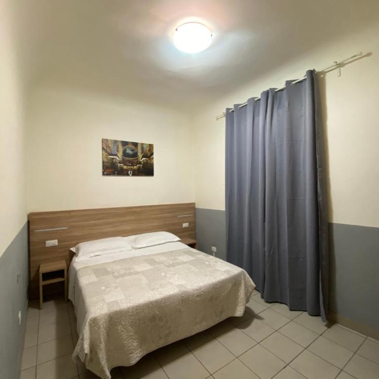 Golden Dream Guest House - Camera Matrimoniale/Doppia con Letti Singoli con Bagno in Comune - 1