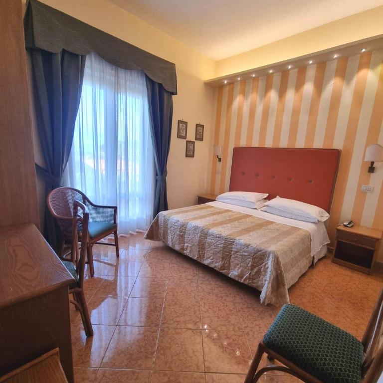 Hotel Girasole - Camera Matrimoniale/Doppia con Letti Singoli con Vista Giardino - 4