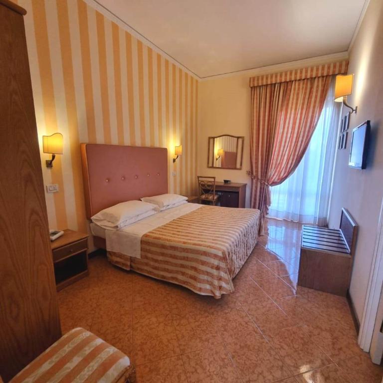 Hotel Girasole - Camera Matrimoniale/Doppia con Letti Singoli con Vista Giardino - 6