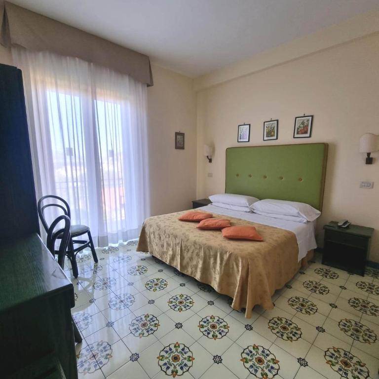 Hotel Girasole - Camera Matrimoniale/Doppia con Letti Singoli con Vista Mare - 4