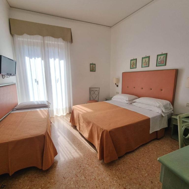Hotel Girasole - Camera Tripla - 3