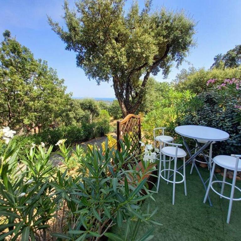 Charmant T2 de 34m2 en Résidence de standing à Grimaud - Piscines - Jardinet - Plein coeur du Golfe de St Tropez- Pleine nature - Apartment mit 2 Schlafzimmern - 18