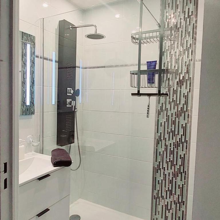 Cosy appartement dans une villa avec piscine, proche du centre et de la mer - Apartamento de 1 dormitorio - 15