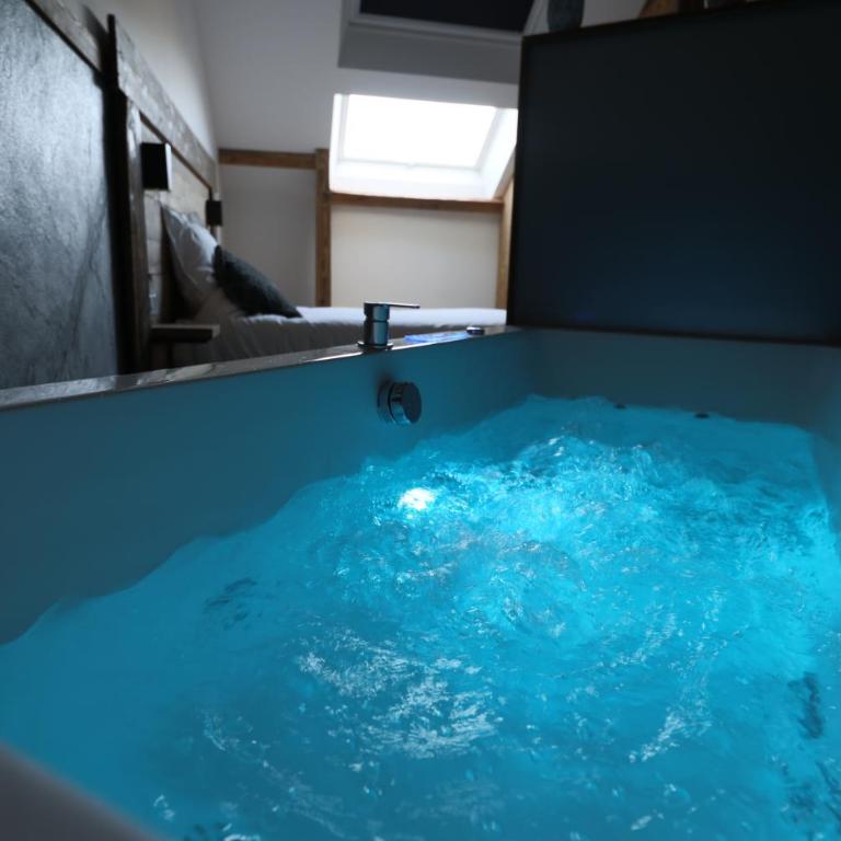 Superbe appartement, hypercentre au calme avec bain balnéo - Appartement 2 Chambres - 8