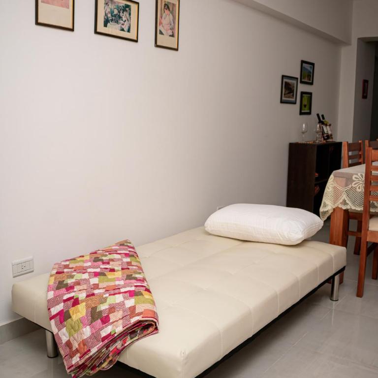 Departamento en calle principal, cómodo, hasta 4. - Apartamento de 2 dormitorios - 16