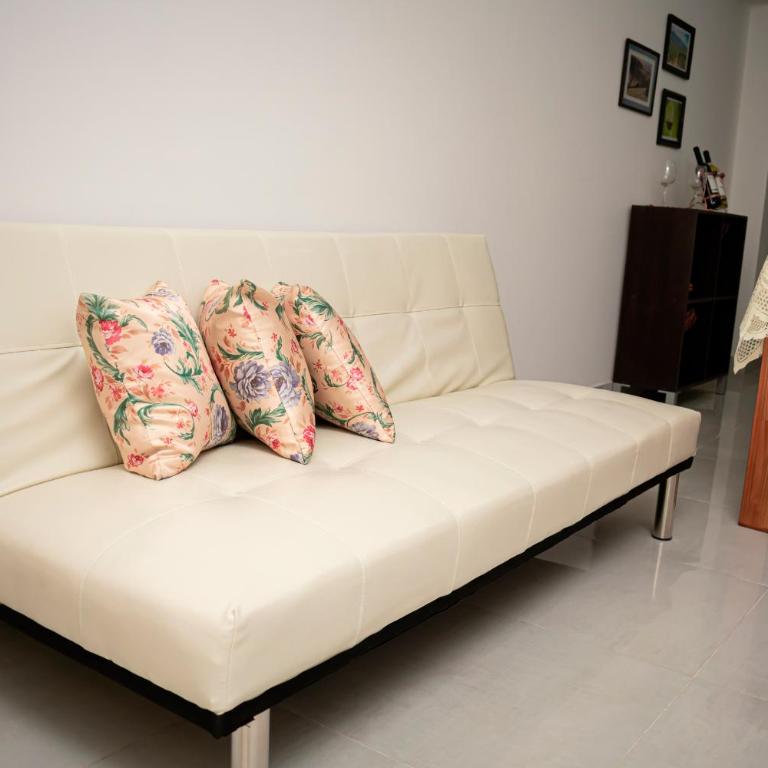 Departamento en calle principal, cómodo, hasta 4. - Apartamento de 2 dormitorios - 6