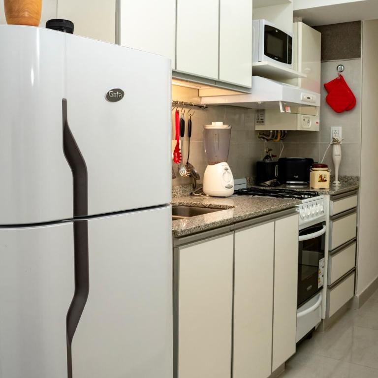 Departamento en calle principal, cómodo, hasta 4. - Apartamento de 2 dormitorios - 5