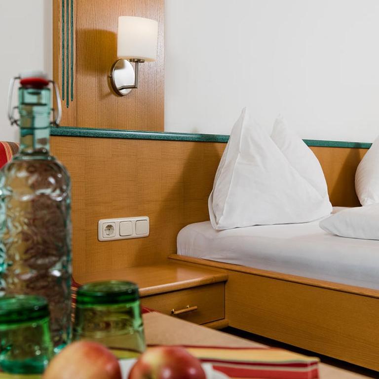 Hotel Langeck - Doppelzimmer mit Balkon - 7