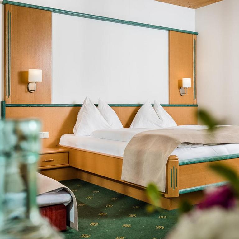 Hotel Langeck - Familienzimmer mit Balkon - 11